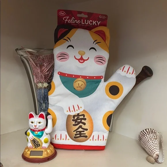 Fred Feline Lucky Cat Oven Mitt - & Lucky Cat statue with waving paw!! NEW!! - Picture 1 of 8